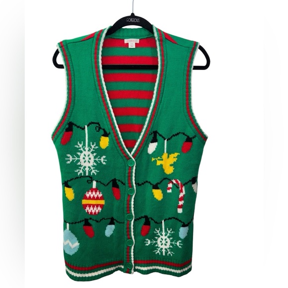 Xhilaration Festive Red and Green Knit sweater vest - Picture 1 of 4